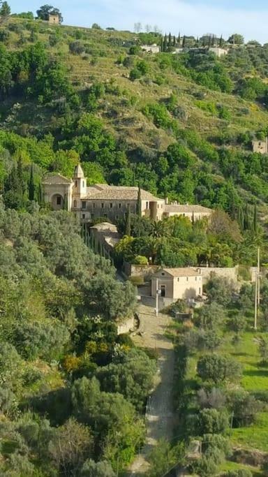 巴多拉托斯塔兹翁Casa Annunziata, Borgo E Mare A Badolato别墅 外观 照片